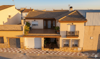 Subasta de vivienda unifamiliar adosada en Pinos Puente (Granada)